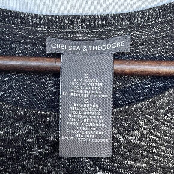 Chelsea & Theodore Top Women Size S Charcoal Gray Sweat Shirt Pullover Thick - Picture 2 of 10